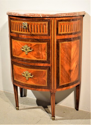 Mobilier  - Petite commode demi-lune - époque Louis XVI